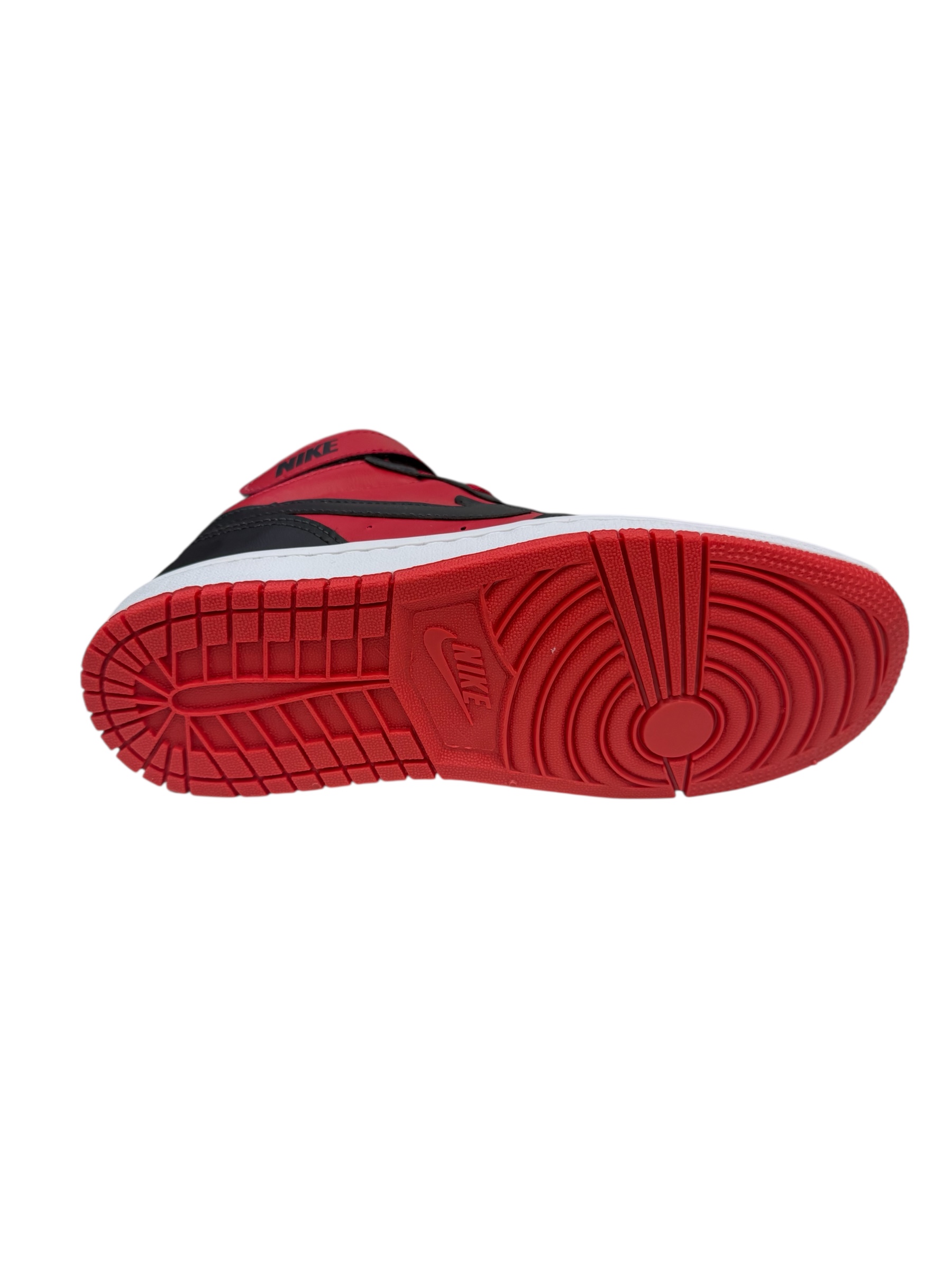 NIKE BOTA BOROUGH ( PRETO / VERMELHO)